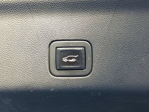 Used 2021 GMC Yukon Denali RWD image 45