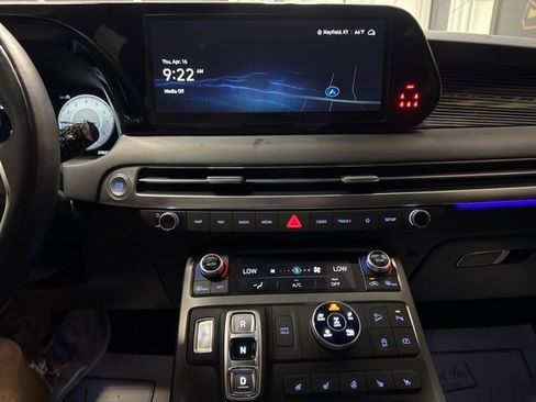 Used 2025 Hyundai Palisade Calligraphy image 11