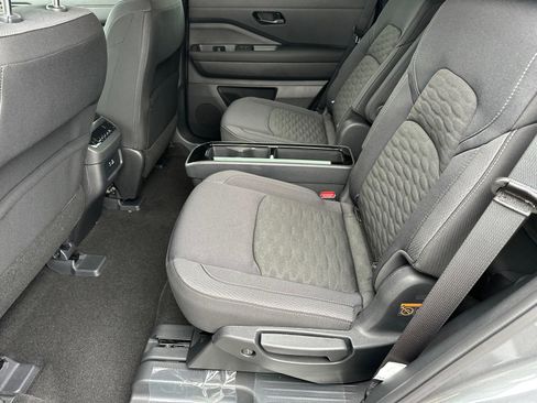 New 2025 Nissan Pathfinder SV w/ SV Premium Package image 22