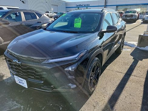 Used 2024 Chevrolet Trax ACTIV w/ Sunroof Package image 5