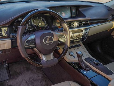 Used 2018 Lexus ES 350 image 9