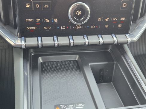 New 2026 GMC Acadia AT4 w/ Luxury Package image 14