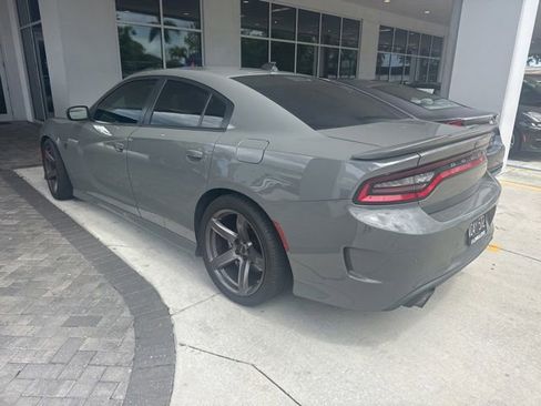 Used 2018 Dodge Charger SRT Hellcat RWD image 4