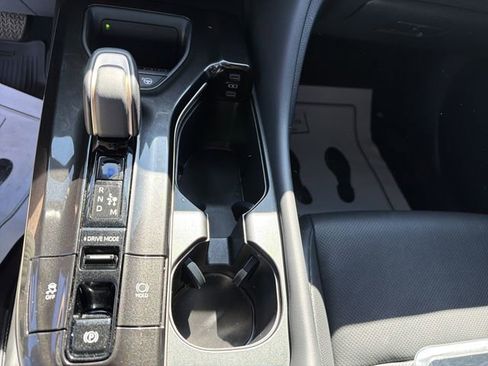 Used 2024 Toyota Crown Platinum image 24