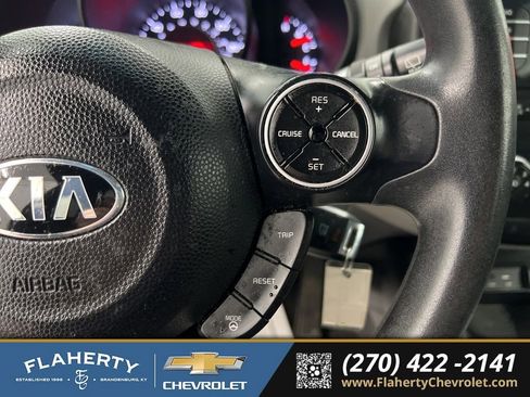 Used 2016 Kia Soul FWD image 23
