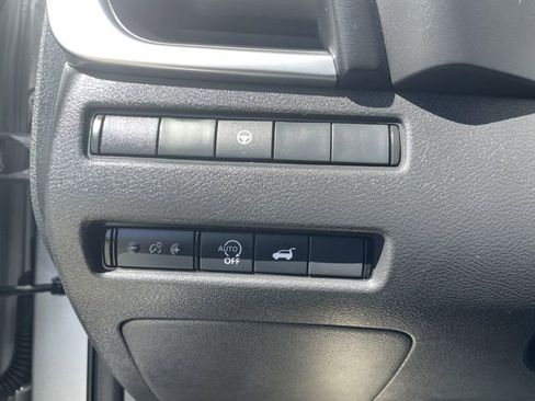 Used 2024 Nissan Rogue SV FWD image 34