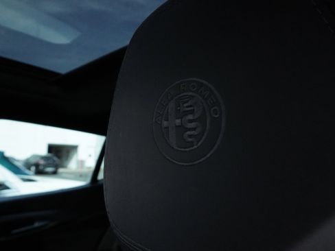 Used 2024 Alfa Romeo Tonale Veloce image 17
