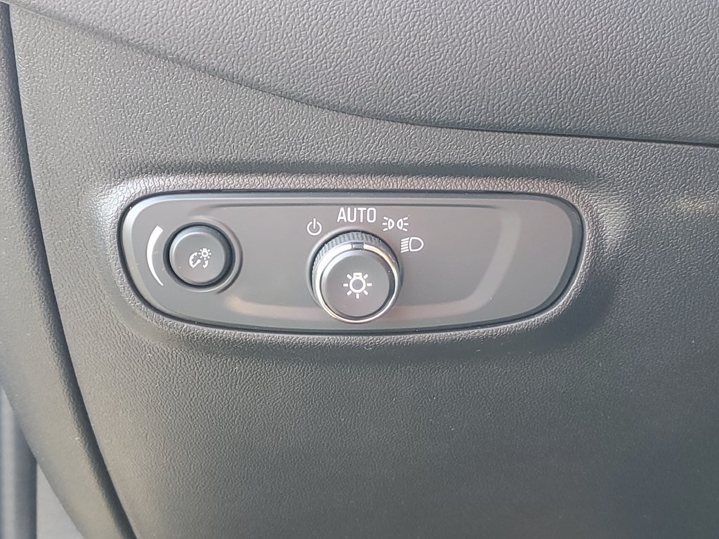 Used 2024 Chevrolet Equinox LT AWD/4WD image 8