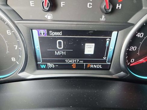 Used 2018 Chevrolet Equinox Premier FWD image 19