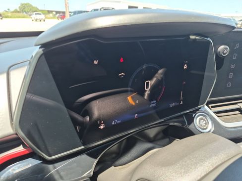 Used 2025 Chevrolet Trax RS w/ Sunroof Package FWD image 19