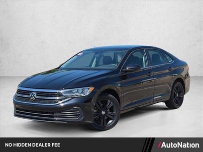 Used 2023 Volkswagen Jetta SE w/ Panoramic Sunroof Package