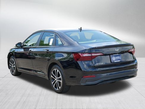 Certified 2024 Volkswagen Jetta Sport FWD image 5