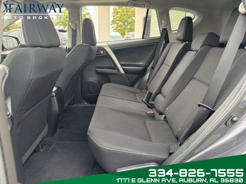 Used 2018 Toyota RAV4 XLE image 11