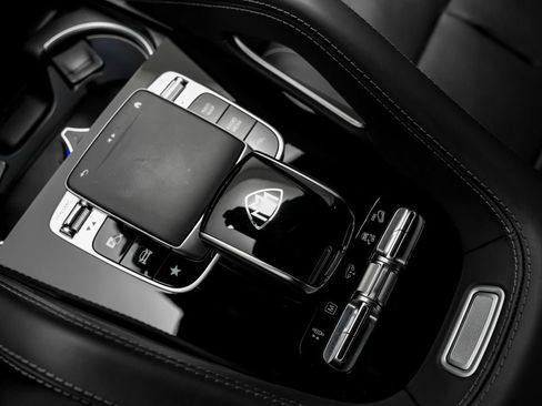 Used 2021 Mercedes-Benz Maybach GLS 600 4MATIC image 31