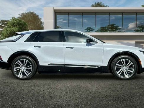New 2026 Cadillac Lyriq Premium Luxury image 3