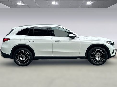 Used 2024 Mercedes-Benz GLC 300 4MATIC image 8