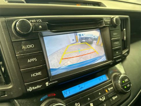 Used 2018 Toyota RAV4 XLE image 30