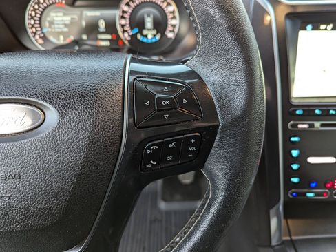 Used 2018 Ford Explorer Platinum AWD/4WD image 17
