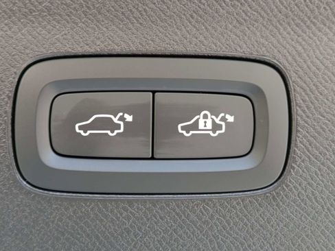 New 2026 Volvo XC90 B6 Ultra w/ Protection Package AWD/4WD image 13