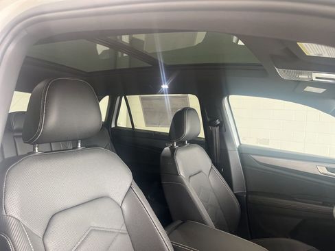 New 2026 Volkswagen Atlas Cross Sport SE AWD/4WD image 42