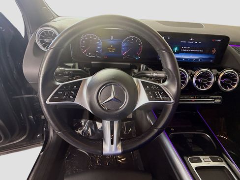 Used 2025 Mercedes-Benz GLA 250 image 13