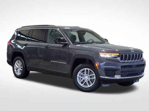 New 2025 Jeep Grand Cherokee L Laredo image 16