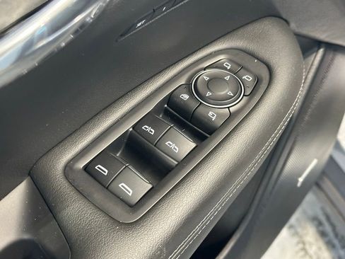 Used 2023 Cadillac XT6 Premium Luxury image 11