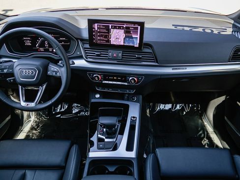 Certified 2025 Audi Q5 2.0T Premium Plus w/ Premium Plus Package image 12