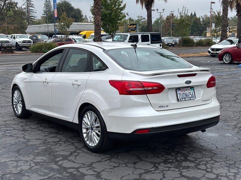 Used 2015 Ford Focus Titanium w/ Titanium Technology Package FWD image 5