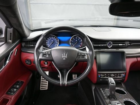 Used 2020 Maserati Quattroporte S GranSport Q4 AWD/4WD image 18