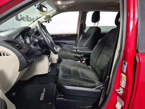 Used 2015 Dodge Grand Caravan SE w/ Quick Order Package 29E SE FWD image 9