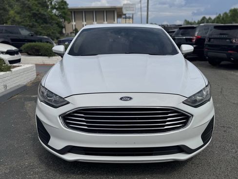 Used 2019 Ford Fusion SE AWD/4WD image 2