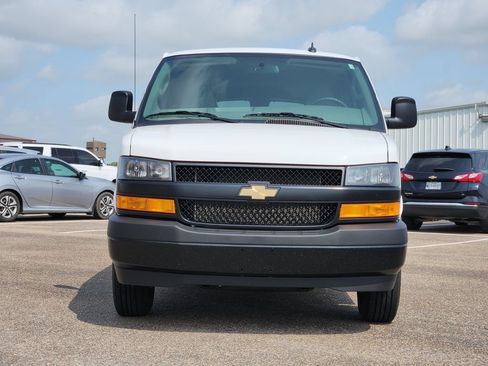 Used 2025 Chevrolet Express 3500 LS RWD image 2