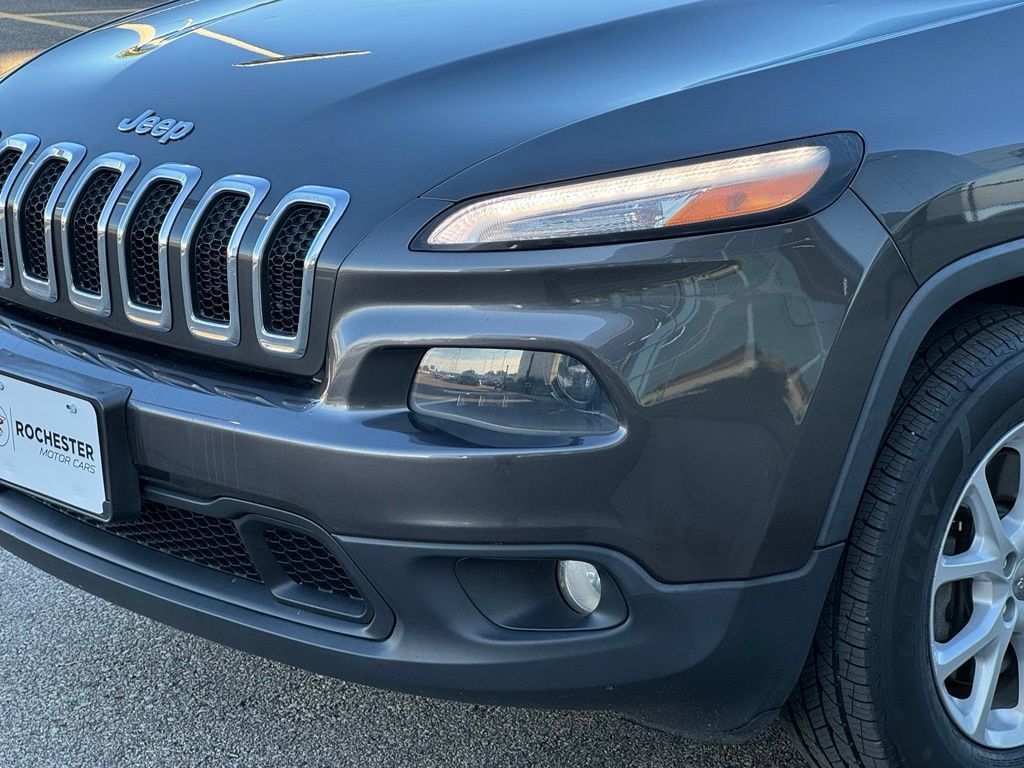Used 2014 Jeep Cherokee Latitude w/ Comfort/Convenience Group AWD/4WD image 38