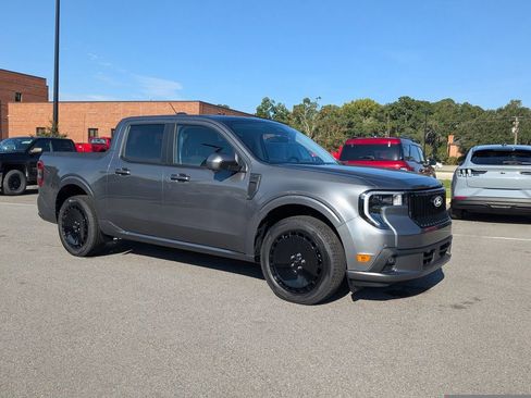 New 2025 Ford Maverick Lobo image 2