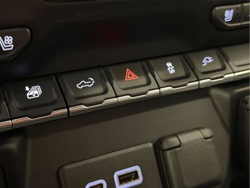 Certified 2022 GMC Sierra 2500 SLT w/ SLT Convenience Package image 89