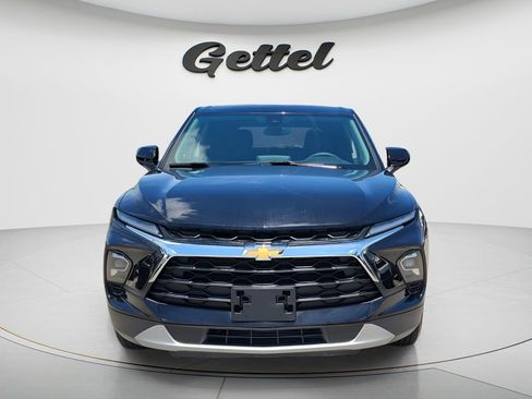 Used 2023 Chevrolet Blazer LT FWD image 2