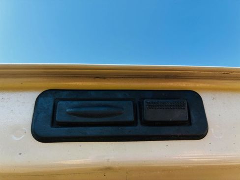 Used 2016 Jeep Renegade Latitude image 40