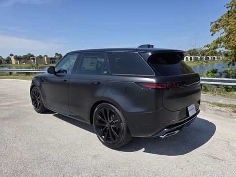 New 2026 Land Rover Range Rover Sport Dynamic SE AWD/4WD image 2