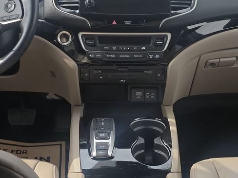 Used 2020 Honda Pilot Touring image 20