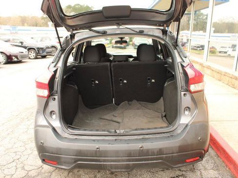 Used 2020 Nissan Kicks S FWD image 14