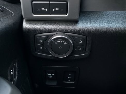 Used 2020 Ford F150 Platinum w/ Equipment Group 701A Luxury image 37