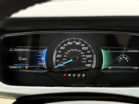 Used 2018 Ford Taurus SEL w/ Equipment Group 201A image 39