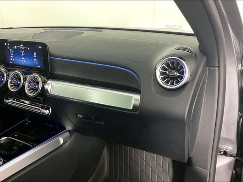 Used 2026 Mercedes-Benz GLB 250 4MATIC image 14