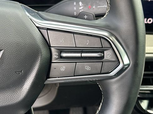 Used 2026 Chevrolet Traverse LT FWD image 26
