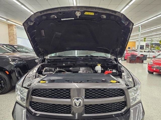 Used 2018 RAM 1500 Express AWD/4WD image 38