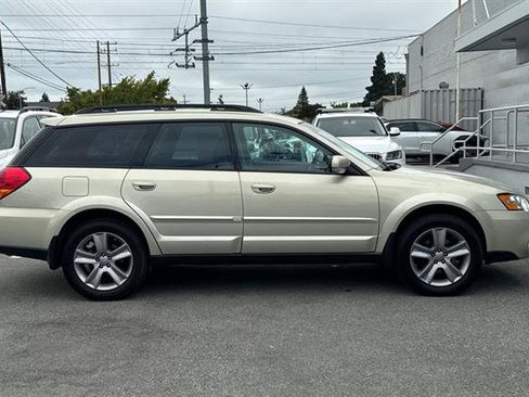 Used 2006 Subaru Outback 3.0R L.L. Bean AWD/4WD image 2
