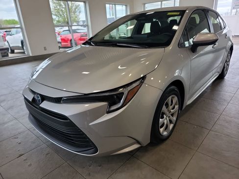 Used 2024 Toyota Corolla LE FWD image 1