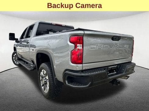 Used 2024 Chevrolet Silverado 2500 Custom w/ Custom Value Package image 10
