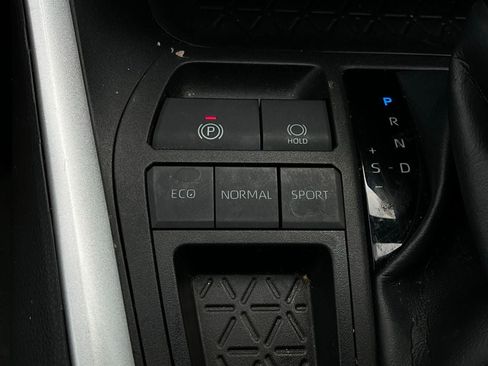 Used 2023 Toyota RAV4 LE image 22